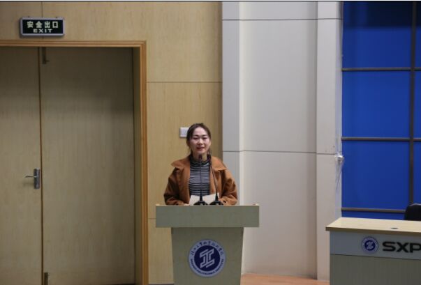 员工代表--电商1604班王婷婷发言