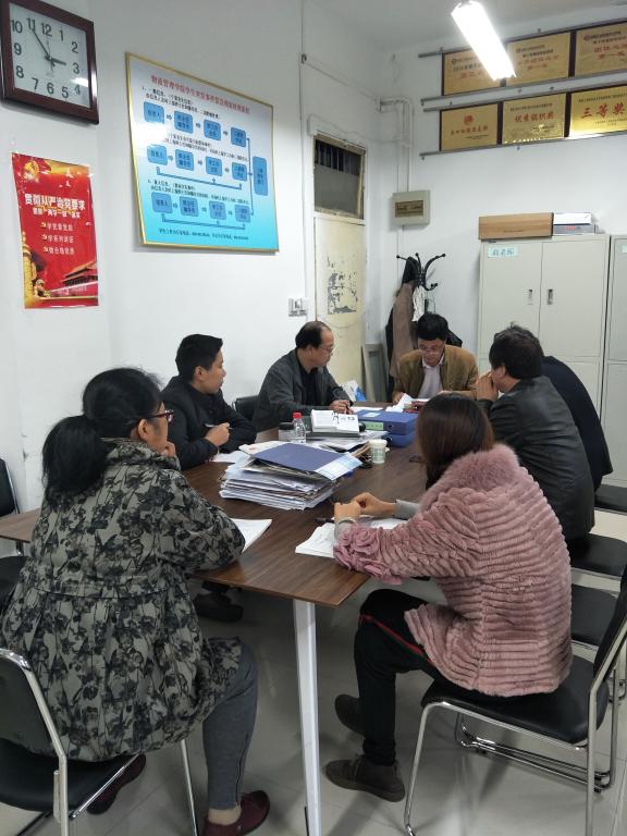 督导组组长王超联认真检查公司“两学一做”学习教育文件